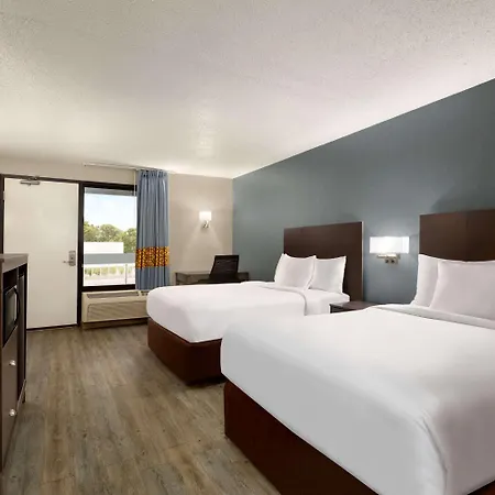 Baymont By Wyndham Wilmington Hotel